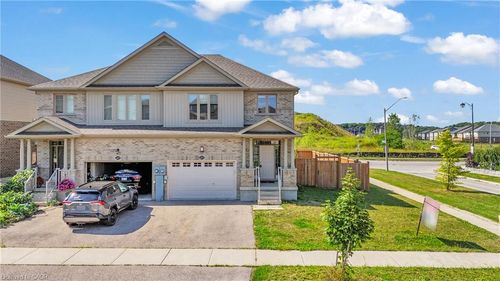 485 Avens St, Waterloo, ON, N2V0B7 | Card Image