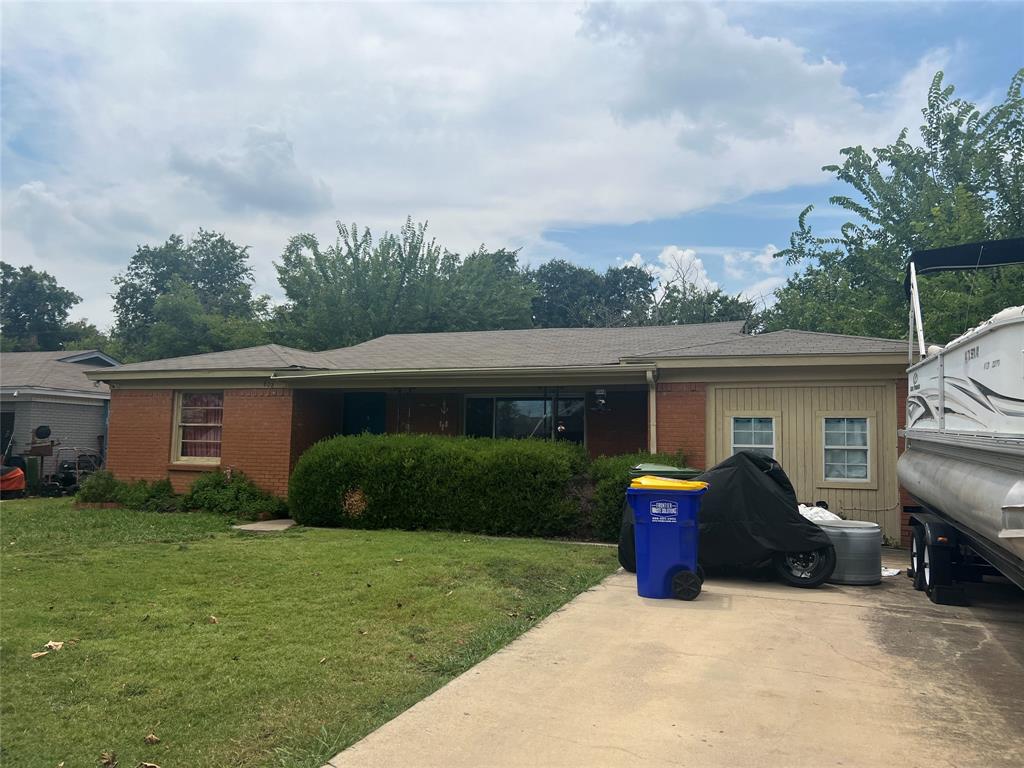 Perry Dr, Fort Worth, TX 76108
