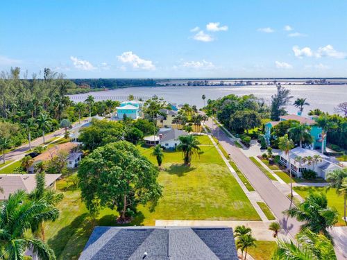 511 84th St Nw, BRADENTON, FL, 34209-9726 | Card Image