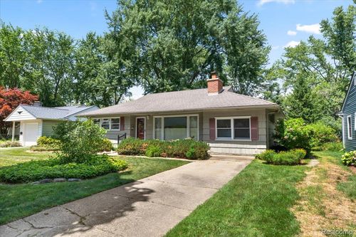 15588 Kirkshire Ave, Beverly Hills, MI, 48025-3350 | Card Image