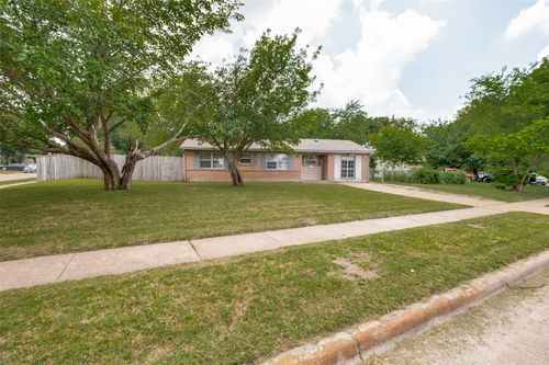 2524 Suffolk Lane, Lancaster, TX, 75134 | Card Image