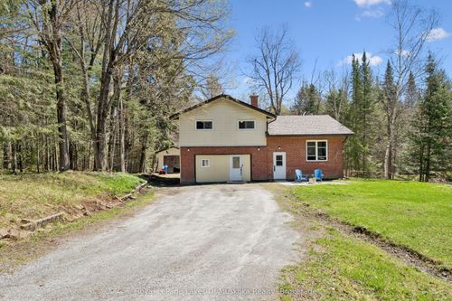1052 Old Falkenburg Rd, Bracebridge, ON, P1L1X4 | Card Image