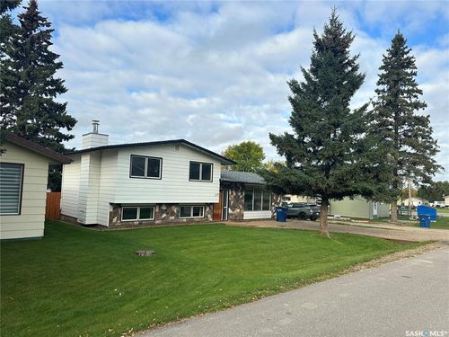 112 5 Ave N, Big River, SK, S0J | Card Image