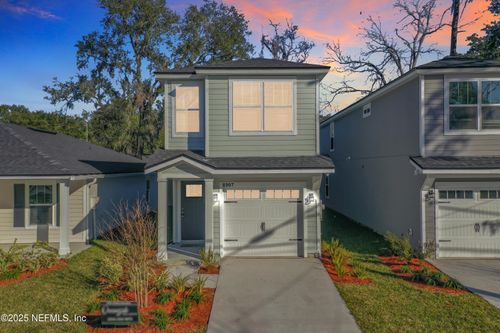 8911 Dandy Ave, JACKSONVILLE, FL, 32211-8082 | Card Image