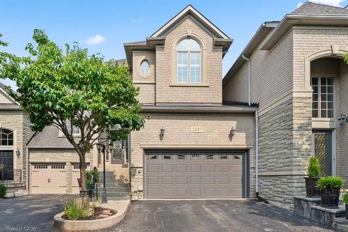 2357 Woodfield Rd, Oakville, ON, L6H6Y6 | Card Image