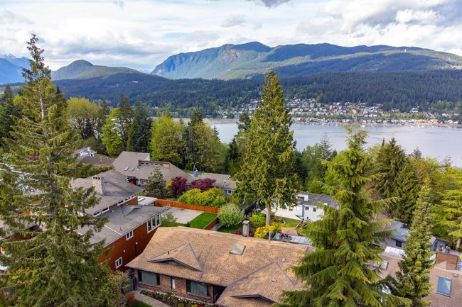 557 Yale Road, House other with 5 bedrooms, 3 bathrooms and 4 parking in Port Moody BC | Image 27
