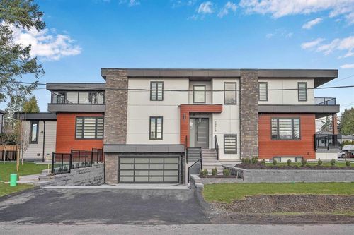 13915 Blackburn Ave, White Rock, BC, V4B2Z3 | Card Image