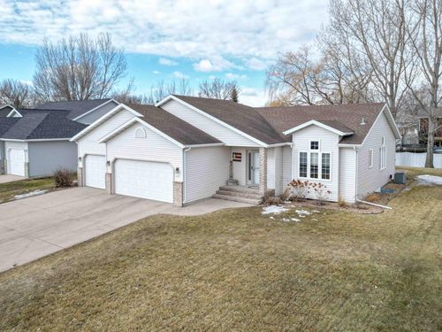 1903 33rd Street S, Moorhead, MN, 56560 | Card Image