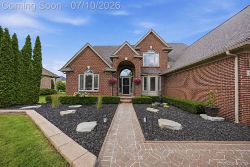 14257 Mandarin Dr, Shelby Twp, MI, 48315-6837 | Card Image