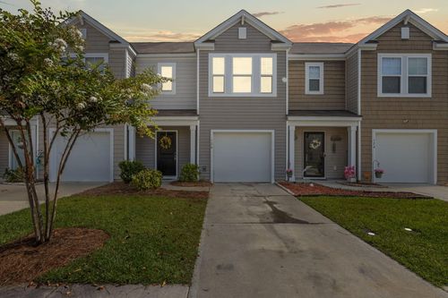 126 Gaura Ln, Summerville, SC, 29483-8446 | Card Image