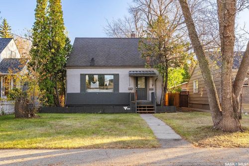 1129 Oxford St, Saskatoon, SK, S7K0Y5 | Card Image