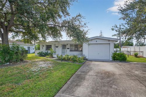 5760 Hobson St Ne, ST PETERSBURG, FL, 33703-2442 | Card Image