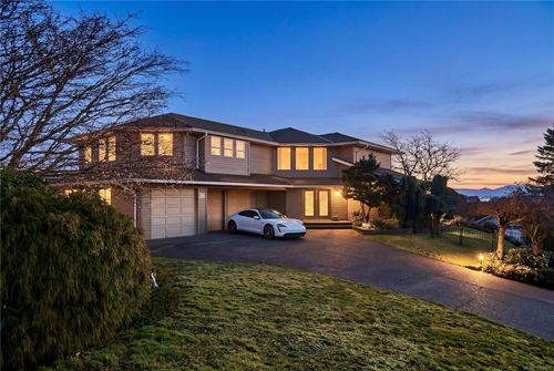 3689 Glen Oaks Dr, Nanaimo, BC, V9T5A1 | Card Image