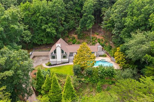 2219 Rocky Face Cir, Dalton, GA, 30720-2941 | Card Image