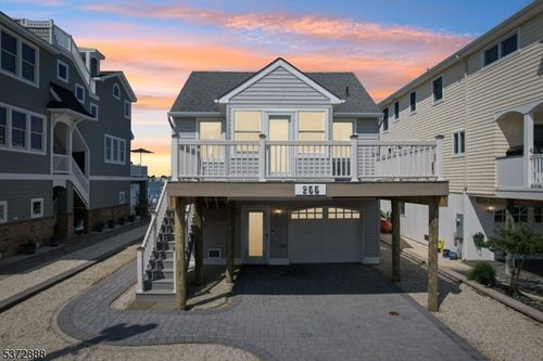 255 W 27th St, SHIP BOTTOM, NJ, 08008-4218 | Card Image