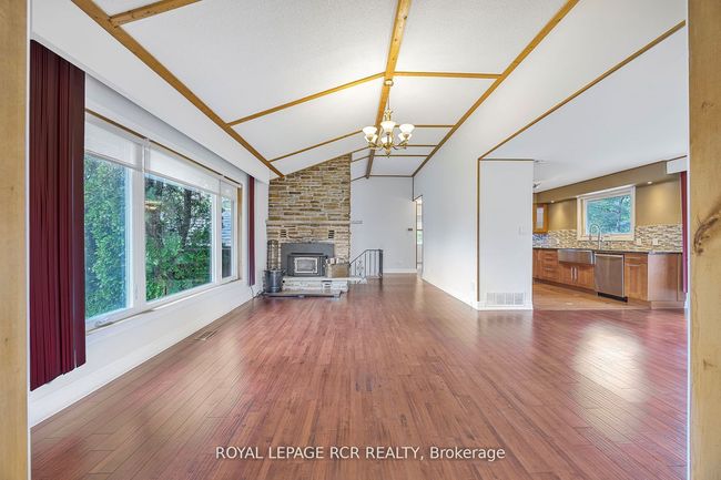 487072 30 Sideroad, House other with 3 bedrooms, 2 bathrooms and 10 parking in Mono ON | Image 9