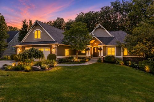 566 Stonehenge Dr, Grandville, MI, 49418-3370 | Card Image