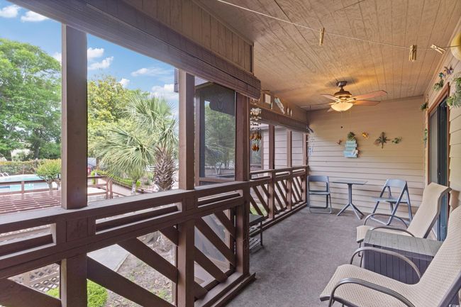 Sunroom / solarium with ceiling fan | Image 28