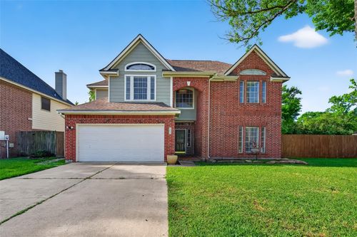 915 Highland Woods Dr, Highlands, TX, 77562-4512 | Card Image