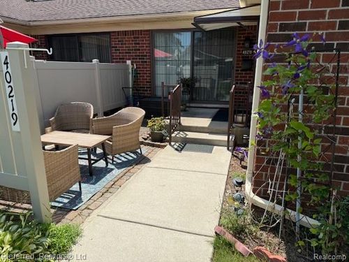 40219 Newport Dr, Plymouth, MI, 48170-4739 | Card Image