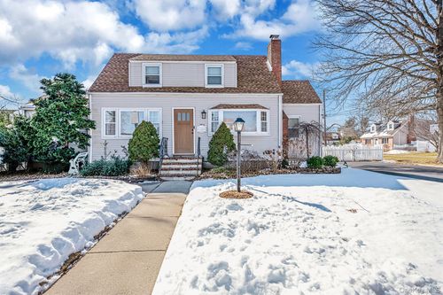 1972 Russell St, Bellmore, NY, 11710-3224 | Card Image