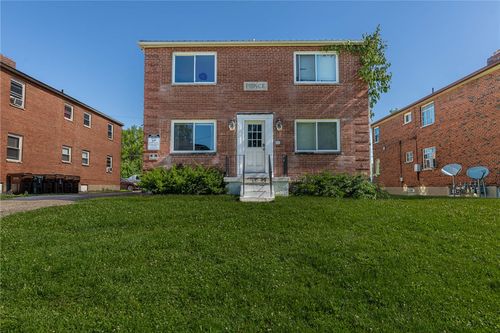 53 Bennington Dr, Dayton, OH, 45405-1705 | Card Image