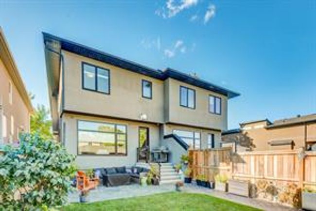 4004 2 St Nw, Home with 4 bedrooms, 3 bathrooms and 2 parking in Calgary AB | Image 19