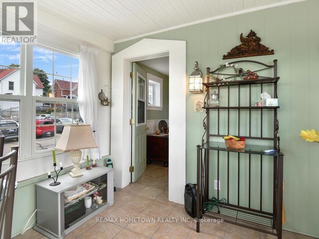 92 Water St E, House other with 2 bedrooms, 3 bathrooms and 2 parking in Brockville ON | Image 10