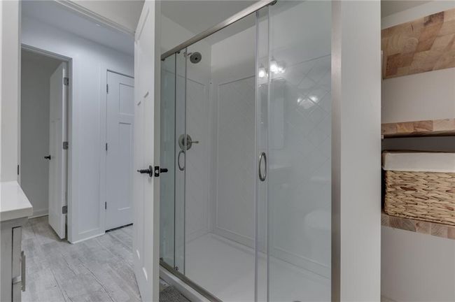 Lower Level Bath | Image 40