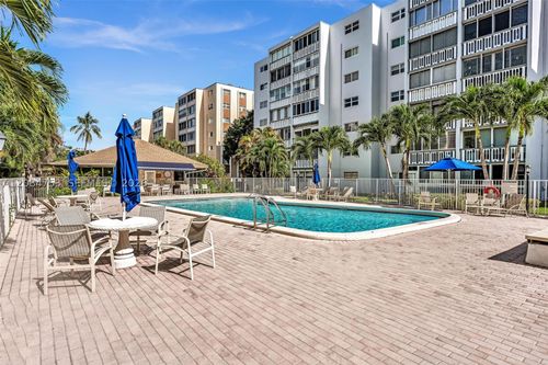 206-610 Ne 12th Ave, Hallandale Beach, FL, 33009-3652 | Card Image