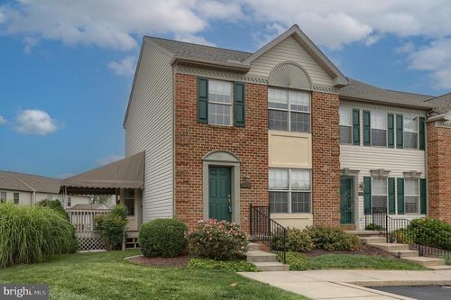 1000 Cobblestone Ln, LANCASTER, PA, 17601-3366 | Card Image