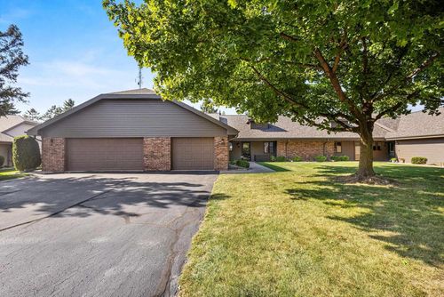 83 Spencer Village Court, GRAND CHUTE, WI, 54914 | Card Image