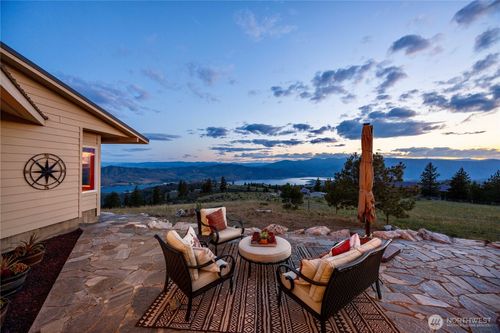 95 Horizon Ln, Chelan, WA, 98816-6106 | Card Image