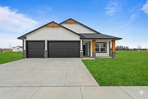 704 7th Avenue Ne, Isanti, MN, 55040 | Card Image