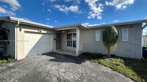 8450-8450 Nw 26th St, Sunrise, FL, 33322-2910 | Card Image