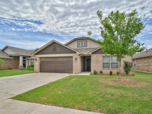 17613 Nantucket Ave, Edmond, OK, 73012-6926 | Card Image