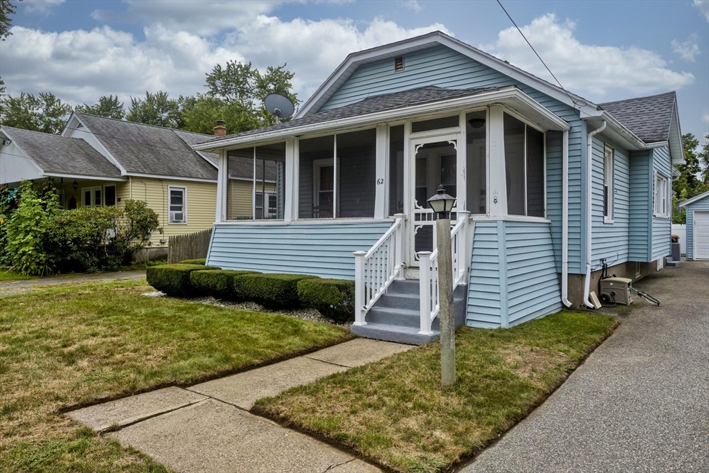 Kensington St, Feeding Hills, MA 01030