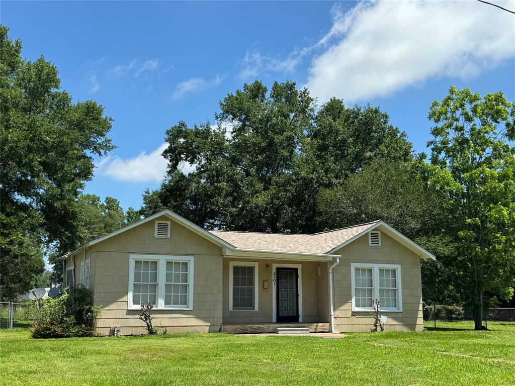 Cornell St, Liberty, TX 77575