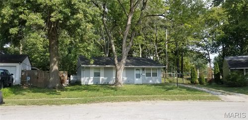 41 Scarlet Dr, Belleville, IL, 62220-3358 | Card Image