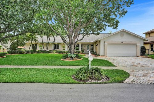 411 Nw 201st Ave, Pembroke Pines, FL, 33029-3360 | Card Image