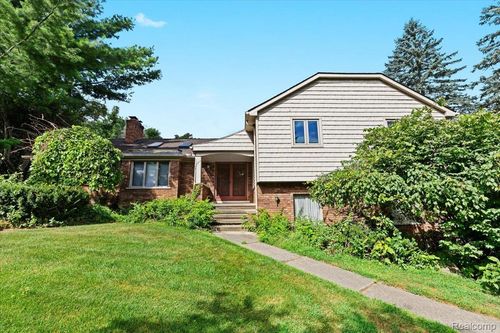 60023 Trailwood Street, Washington Township, MI, 48094 | Card Image