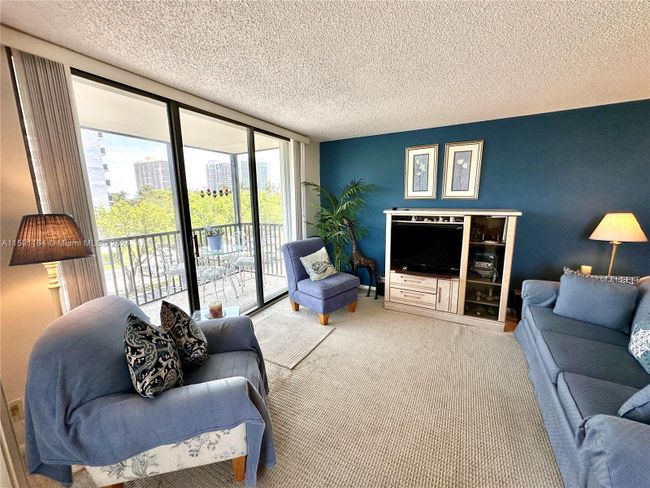 412 - 3475 N Country Club Dr, Condo with 1 bedrooms, 2 bathrooms and null parking in Aventura FL | Image 17