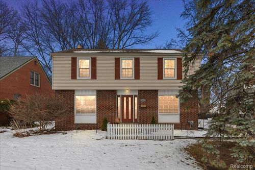 1012 W 12 Mile Rd, Royal Oak, MI, 48073-3942 | Card Image