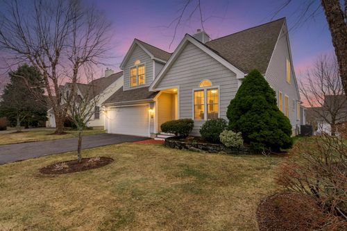 33 Hampton Mdws, Hampton, NH, 03842-1813 | Card Image