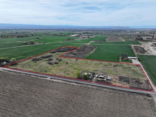 330 Snipes Pump Rd, Sunnyside, WA, 98944 | Card Image