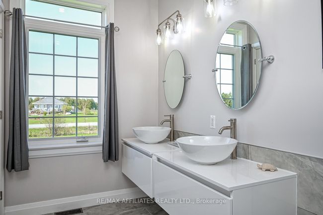 2064 Rosedale Road N, House other with 3 bedrooms, 3 bathrooms and 6 parking in Montague ON | Image 32