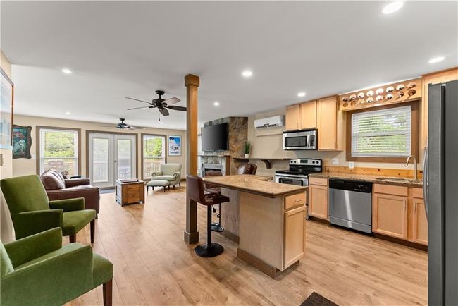 2109 Pine Tree Cir, House other with 2 bedrooms, 3 bathrooms and 4 parking in Gainesville GA | Image 5