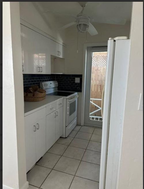 2-326 Madison St, Hollywood, FL, 33019-2107 | Card Image