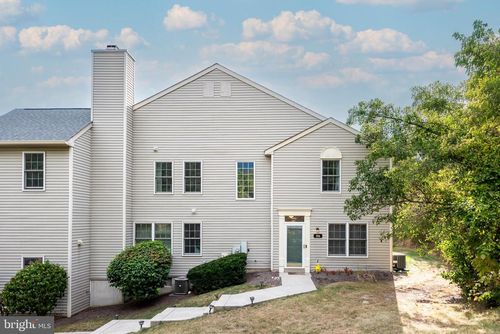 354 Bluestone Ct, COLLEGEVILLE, PA, 19426-3941 | Card Image