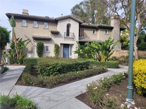 3 Salton, Irvine, CA, 92602-2425 | Card Image